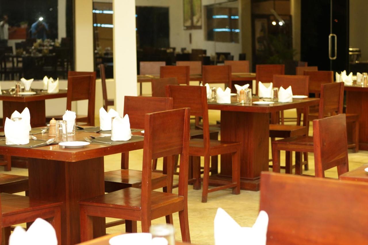 Jade Green Hotel Hambantota Zewnętrze zdjęcie