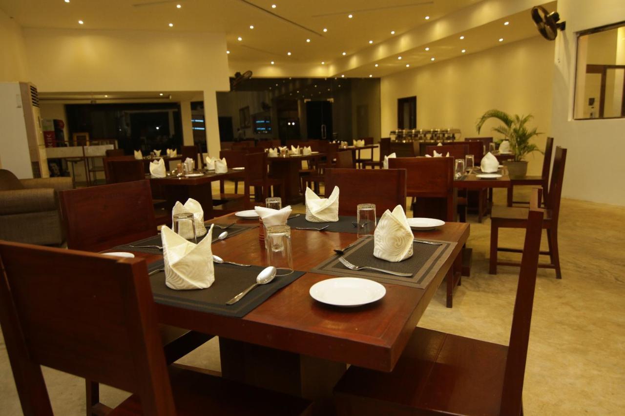 Jade Green Hotel Hambantota Zewnętrze zdjęcie