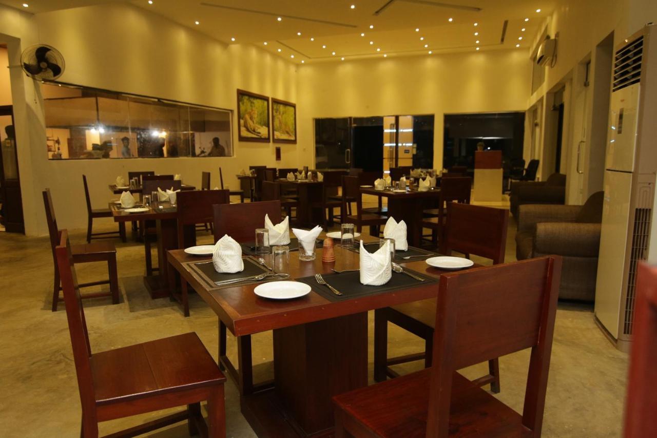 Jade Green Hotel Hambantota Zewnętrze zdjęcie