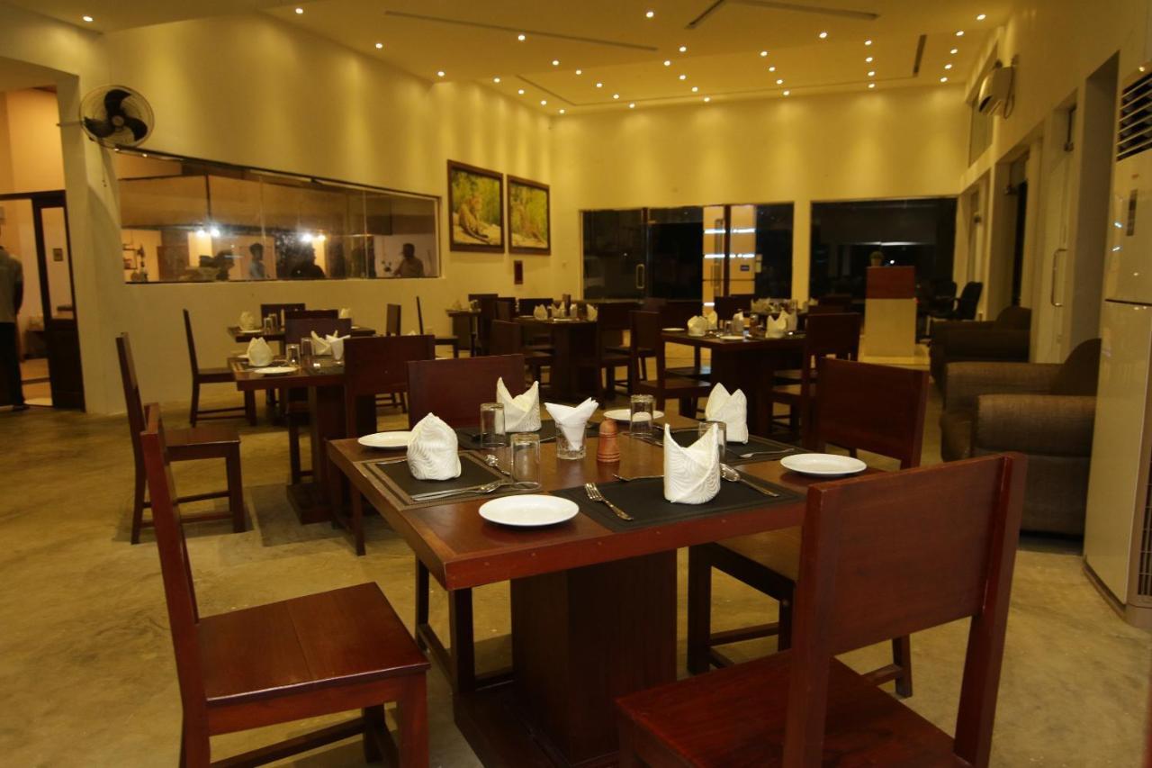 Jade Green Hotel Hambantota Zewnętrze zdjęcie