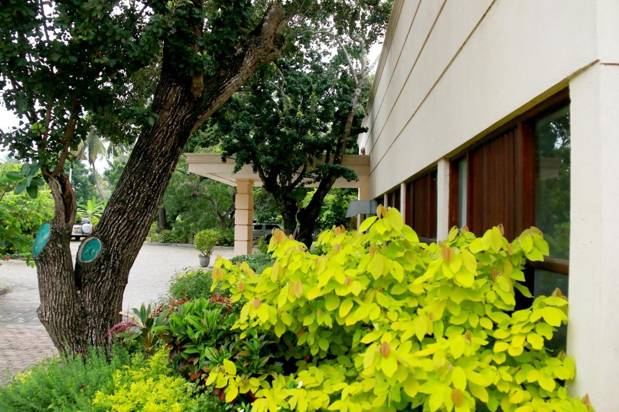 Jade Green Hotel Hambantota Zewnętrze zdjęcie