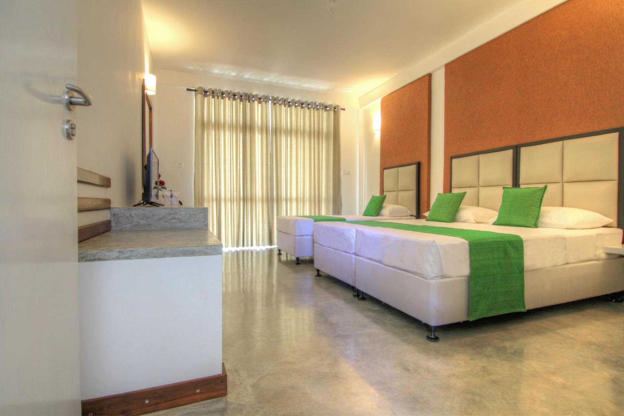 Jade Green Hotel Hambantota Zewnętrze zdjęcie