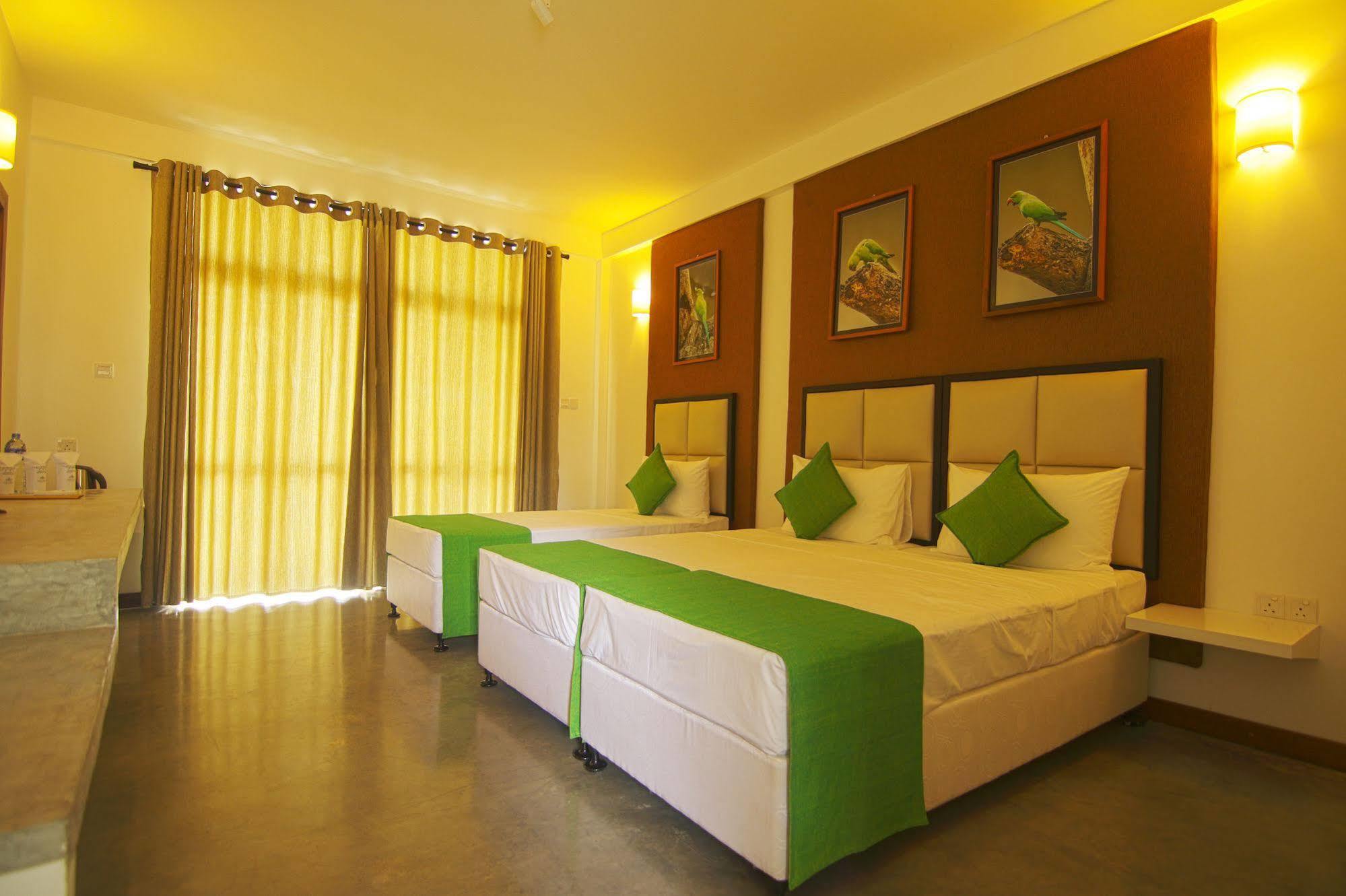 Jade Green Hotel Hambantota Zewnętrze zdjęcie