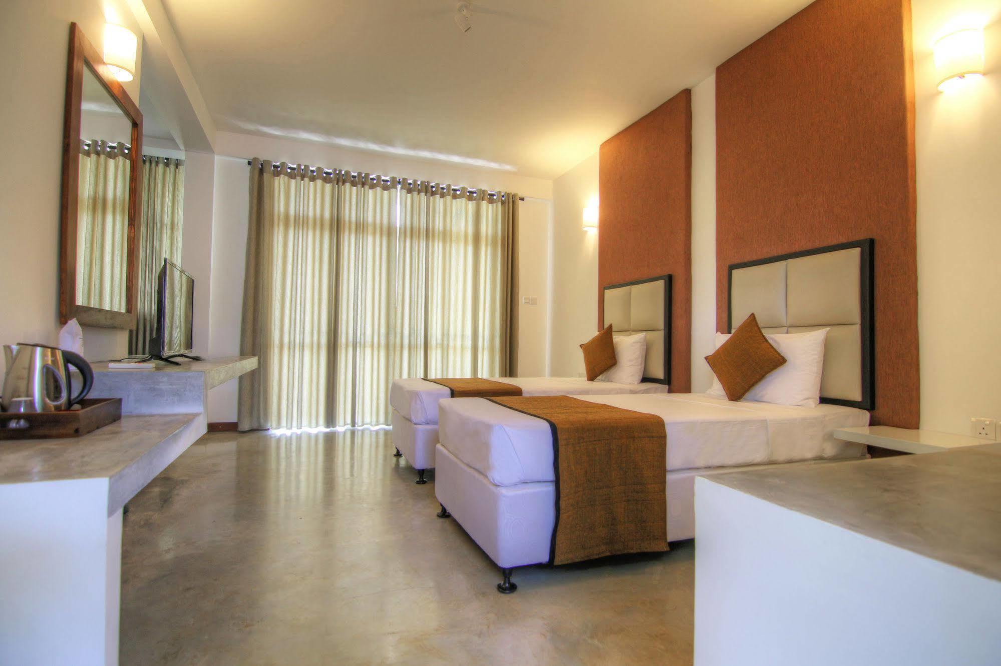 Jade Green Hotel Hambantota Zewnętrze zdjęcie
